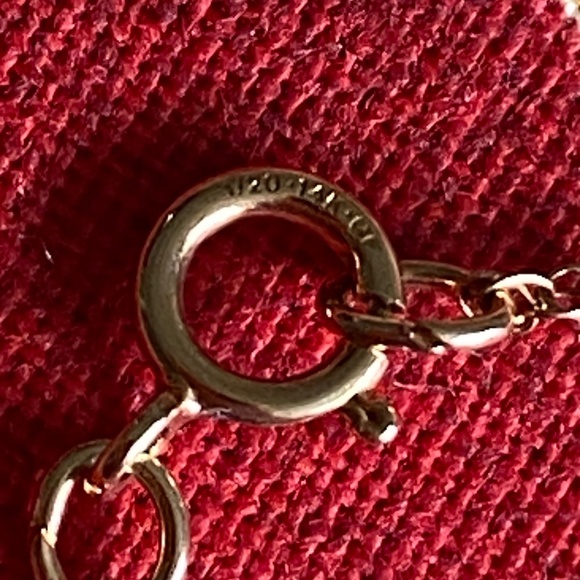 VTG I WEH I 14K Gold Filled Oval Locket - Medium - Picture 6 of 16